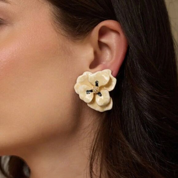 NEW Kenneth Jay Layne Beige Gold Crystal Pave Retro Coquette Flower Earrings - Picture 1 of 9